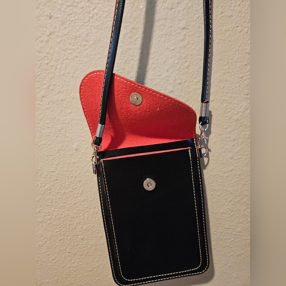 Crossbody cell phone purse